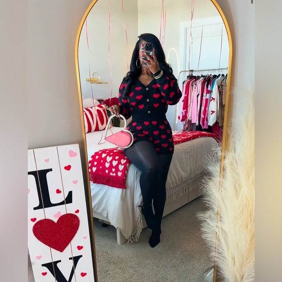 V-Day Set - Picture 2 of 6